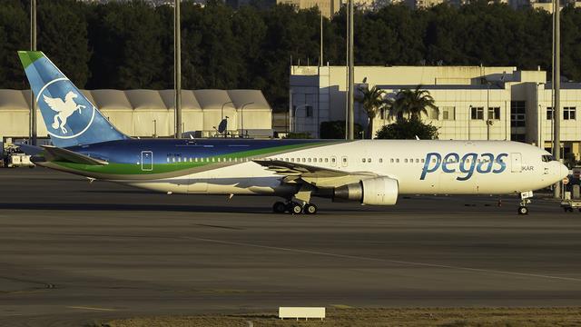 VP-BMC:Boeing 767-300:Pegas Fly